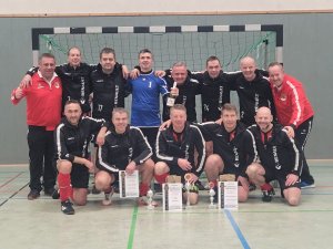 ALTE HERREN GEWINNEN TRADITIONSTURNIER - ZWEITE GEWINNT IN BASSLITZ